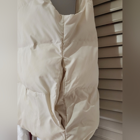 johnnie-O Lina Puffer Vest In Birch NWT M - Picture 5 of 7